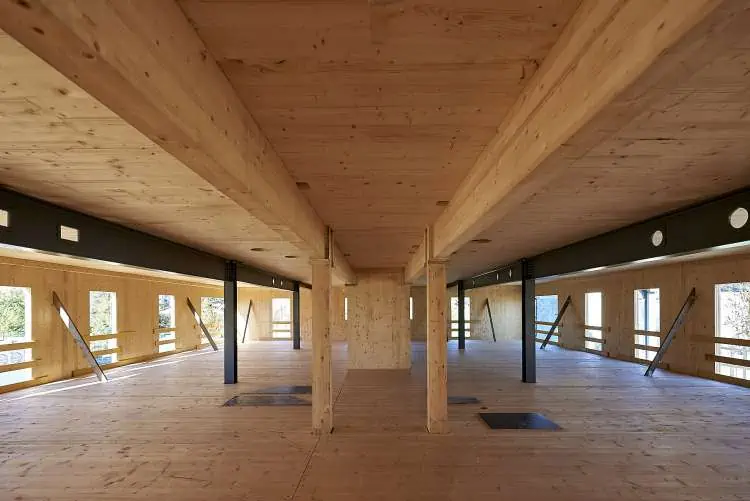 intérieur pendant les travaux de l'immeuble « Le Haut-Bois », par le bailleur social Actis